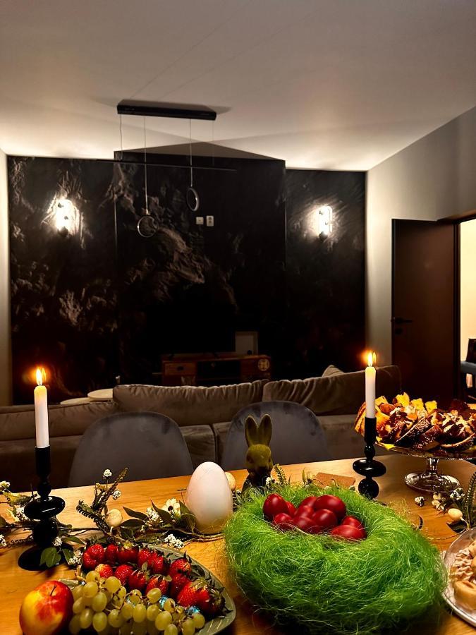 Lv Luxury Apart - One Minute Away From Train Station Predeal Esterno foto