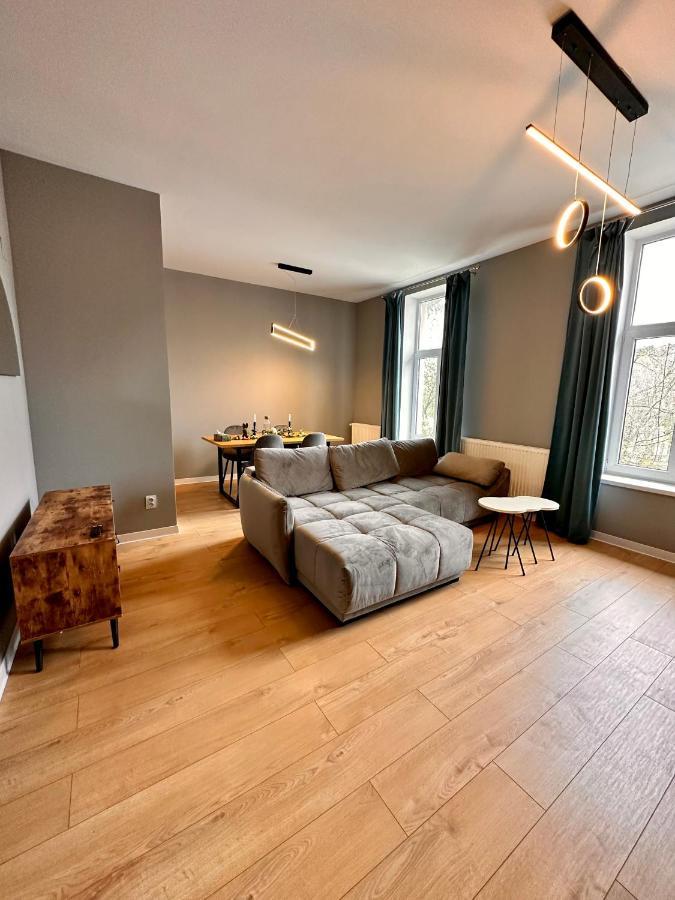 Lv Luxury Apart - One Minute Away From Train Station Predeal Esterno foto